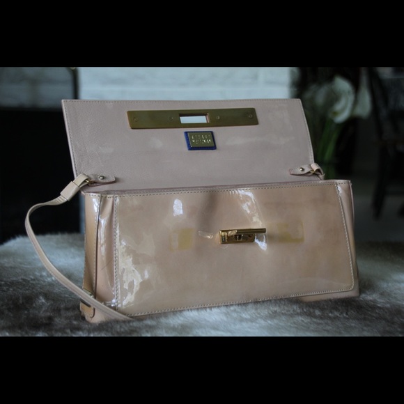 A Stuart Weitzman Clutch - Picture 4 of 5